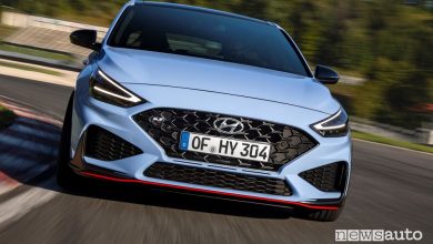Vista anteriore Hyundai i30 N in pista