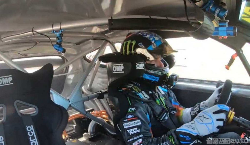L'abitacolo della Ford Fiesta elettrica ERX preparata per gare di rallycross e guidata da Ken Block