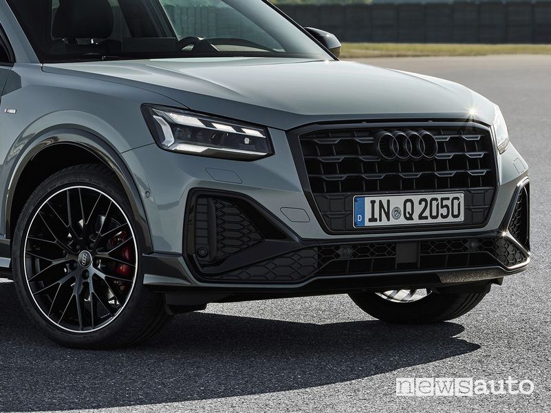 Fari Matrix LED, griglia anteriore nuova Audi Q2