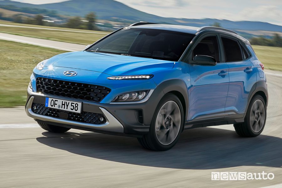 Vista anteriore nuova Hyundai Kona 2021