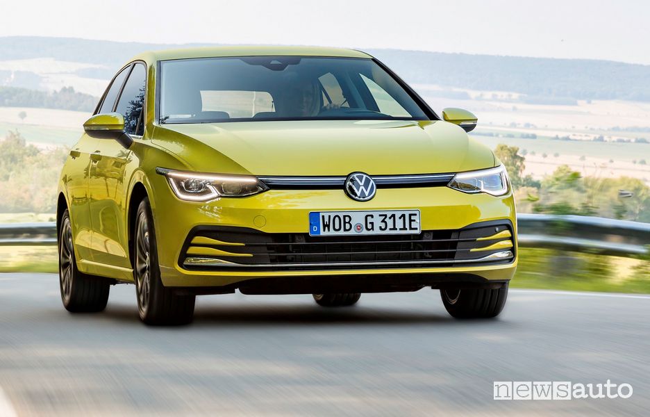 Vista anteriore Volkswagen Golf eHybrid