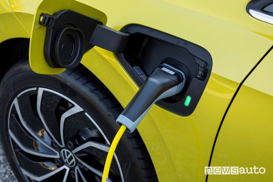 Presa di ricarica con cavo di tipo 2 Volkswagen Golf eHybrid