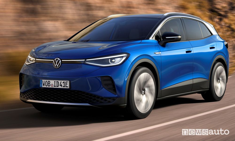 Volkswagen ID.4, display auto, caratteristiche, autonomia, tempi di ricarica e prezzi