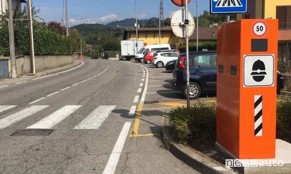 Colonnina autovelox fissi in città