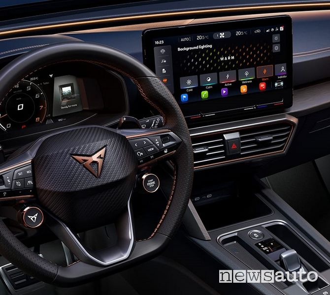 Volante sportivo racing con pulsante di avviamento Cupra Formentor