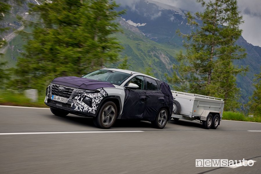 Nuova Hyundai Tuscon capacità di traino in salita, discesa e in curva