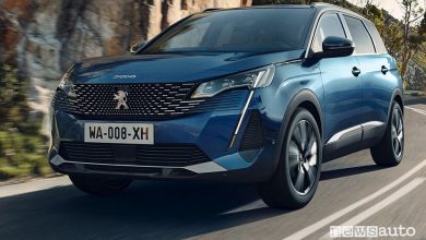 Vista anteriore nuovo Peugeot 5008 GT