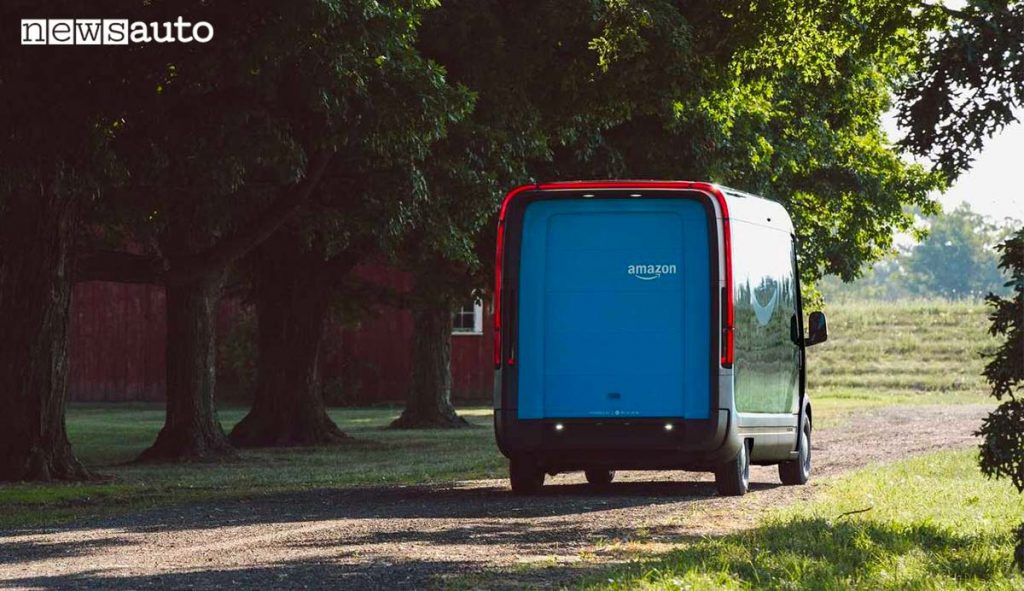 Il furgone elettrico di Amazon che si chiama Amazon Delivery Van by Rivian