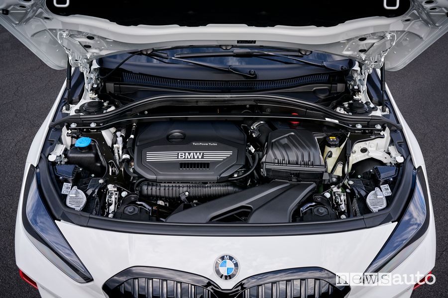 Vano motore 2.0 TwinPower Turbo da 265 CV BMW 128ti