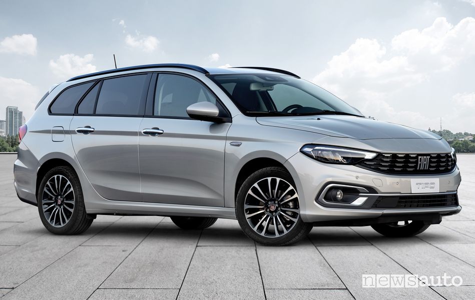 Vista di profilo nuova Fiat Tipo SW Life