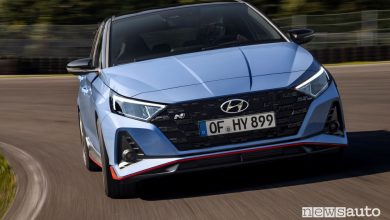 Vista anteriore Hyundai i20 N in pista
