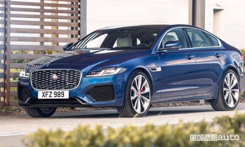 Vista di profilo nuova Jaguar XF