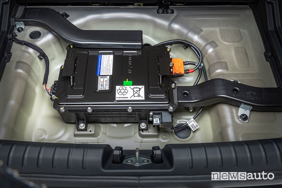 Batteria al litio a 48 V Kia Stonic GT Line ibrida mild-hybdrid MHEV