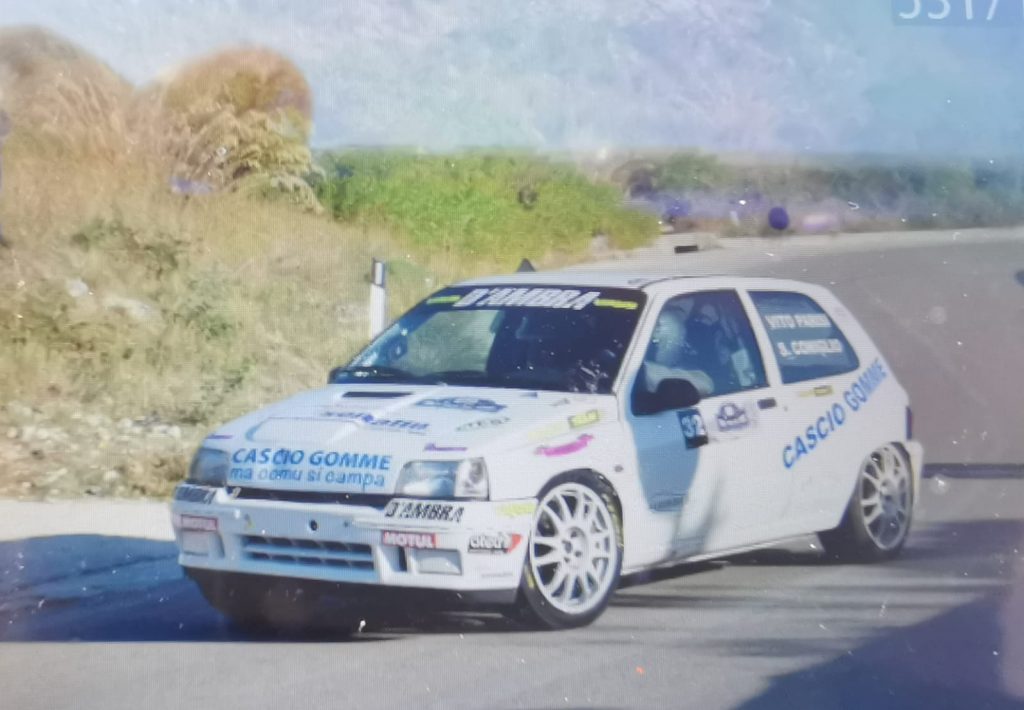 Renault Clio Williams impegnata al rally in Sicilia