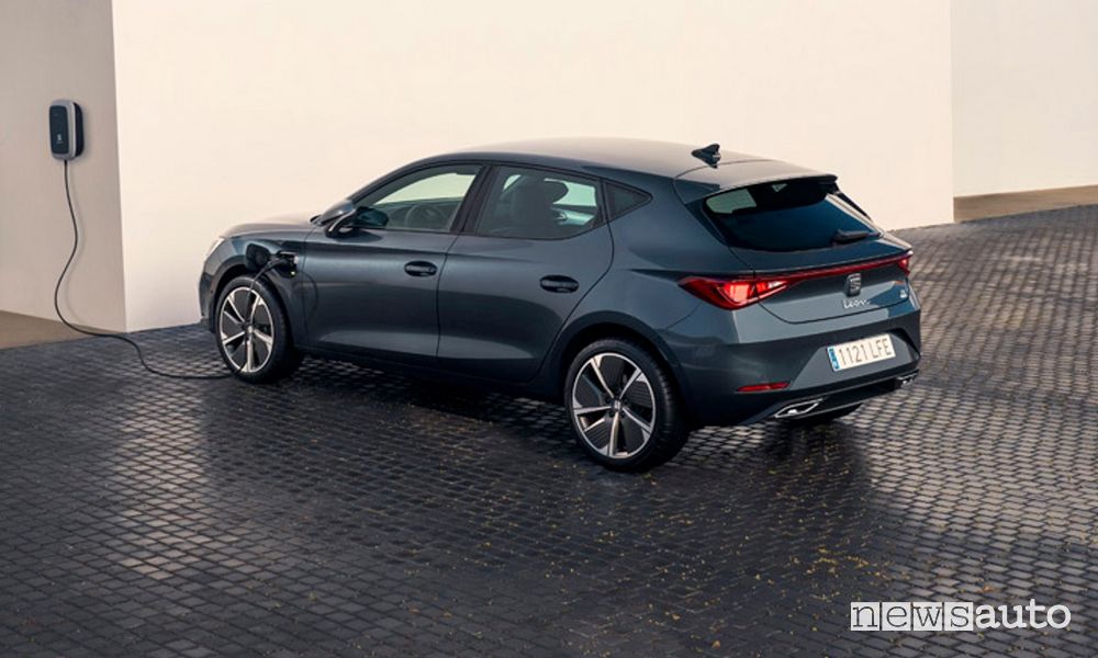 Seat Leon FR ibrida plug-in ricarica da wallbox