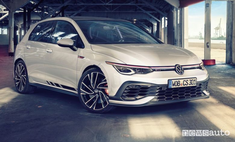 Vista di profilo Volkswagen Golf GTI Clubsport