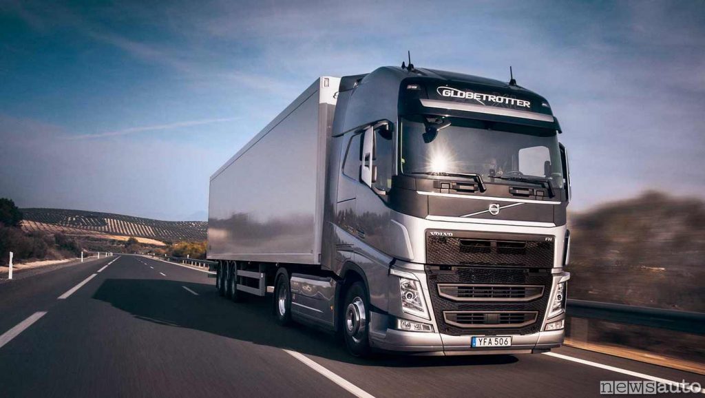 Il camion trattore Volvo FH