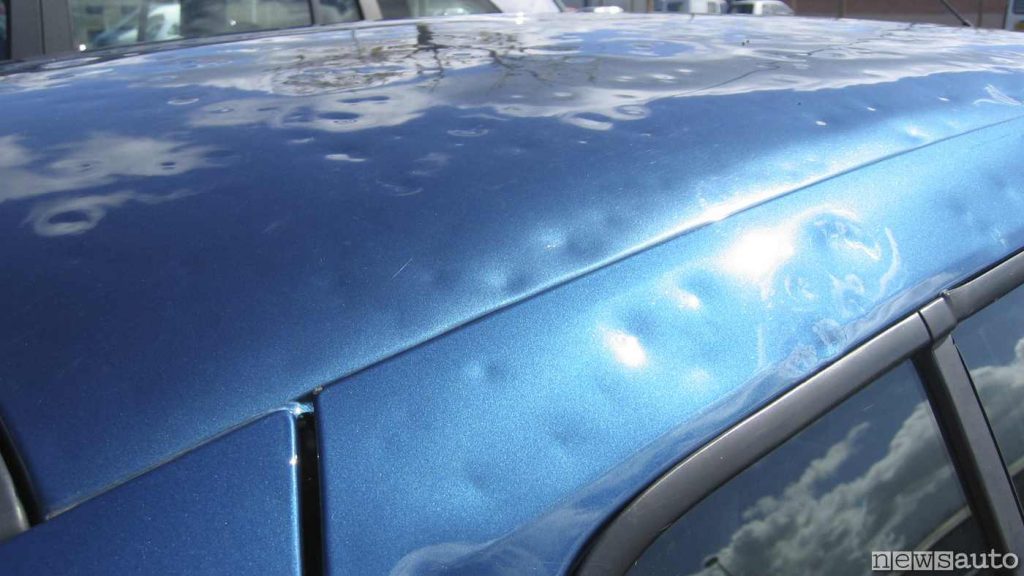 Danni e bolle sulla carrozzeria provocate dalla grandine