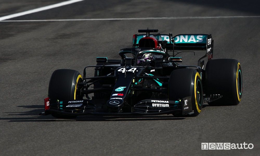 F1 Gp Eifel, vittoria per Hamilton che eguaglia Schumacher