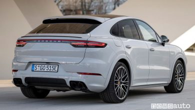 Vista posteriore Porsche Cayenne E-Hybrid PHEV