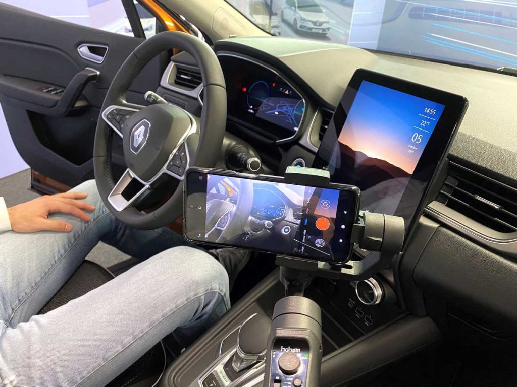 Virtual tour all'interno di una Renault Zoe con il Virtual Showroom di Renault