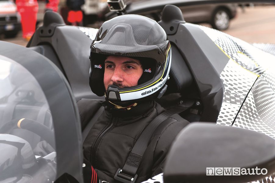 Davide Cironi alla guida della Dallara Stradale