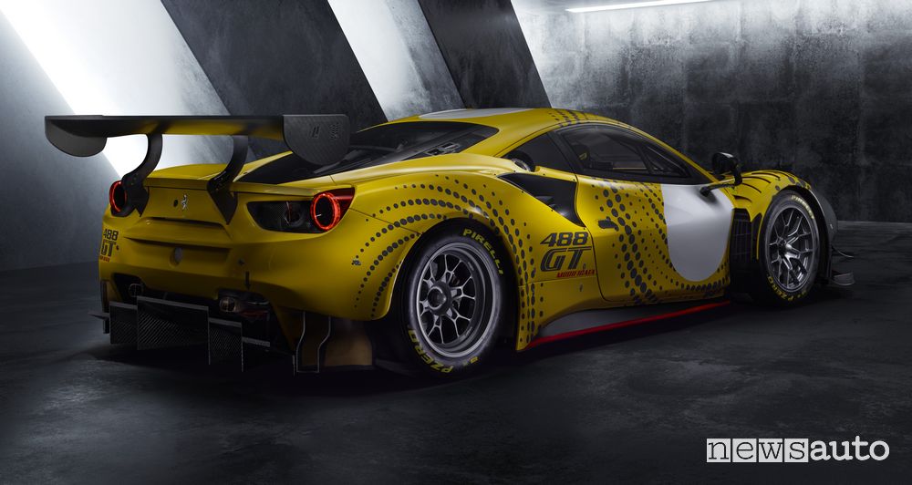 Vista posteriore Ferrari 488 GT Modificata