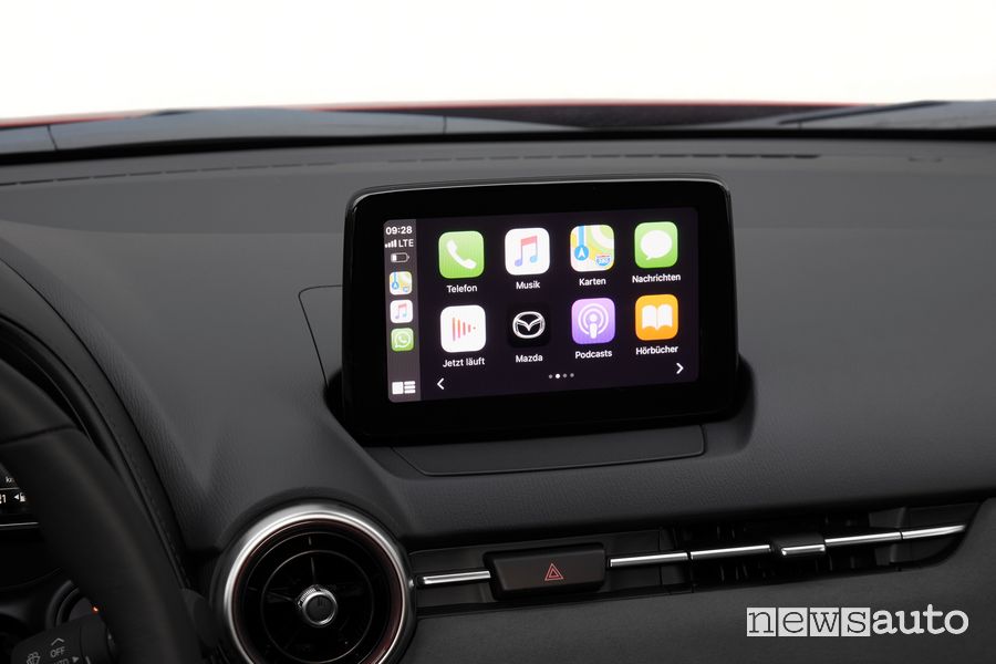 Infotainment Apple CarPlay Mazda CX-3 2021