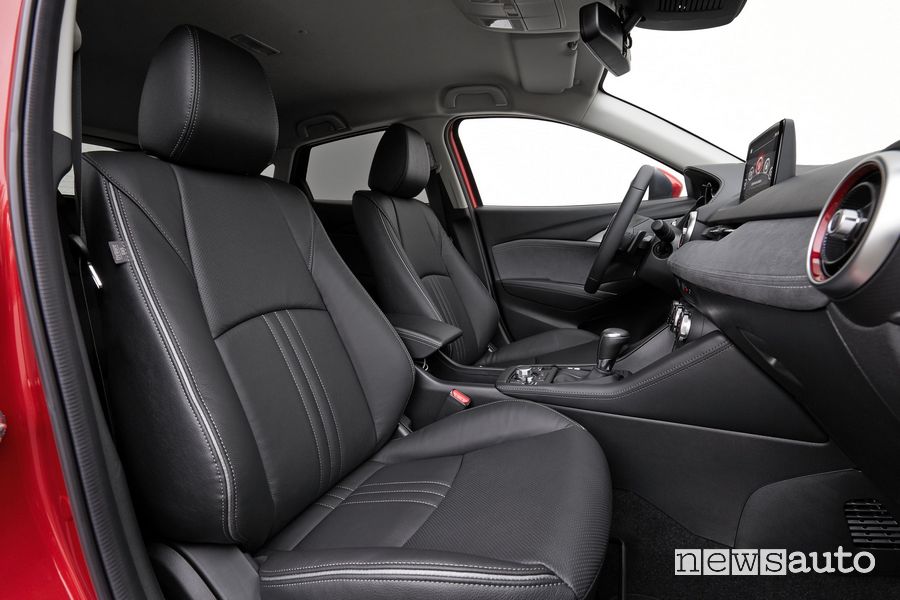Sedili anteriori abitacolo Mazda CX-3 2021 Soul Red Crystal
