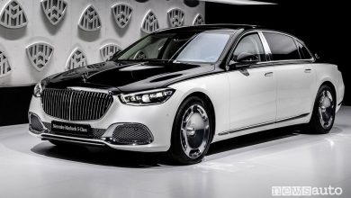 Vista di profilo Mercedes Maybach Classe S