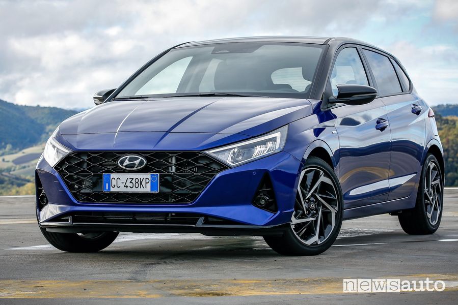 Vista di profilo nuova Hyundai i20
