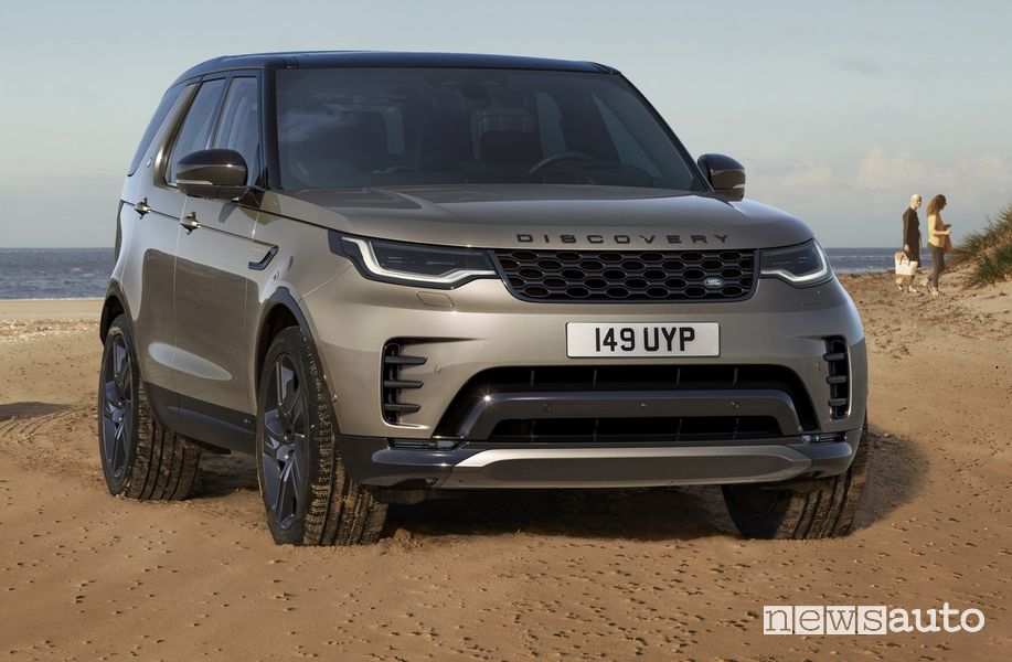 Vista di profilo Land Rover Discovery R-Dynamic