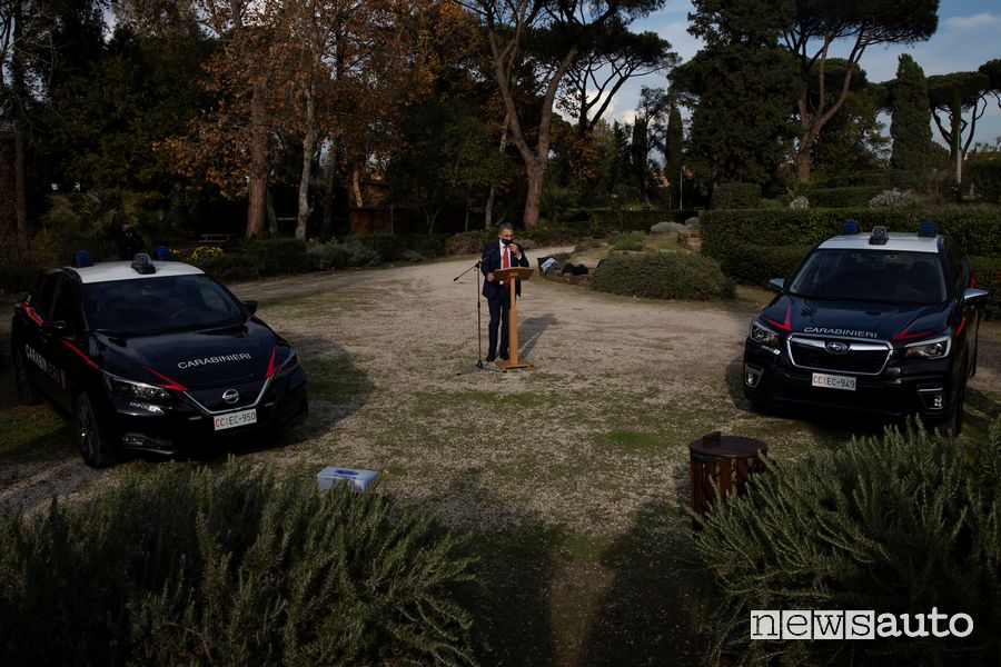 Carabinieri con auto elettriche e ibride a Roma
