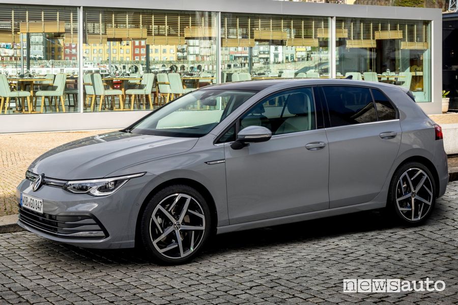 Volkswagen Golf è l'auto più ricercata nel web anche nel 2020