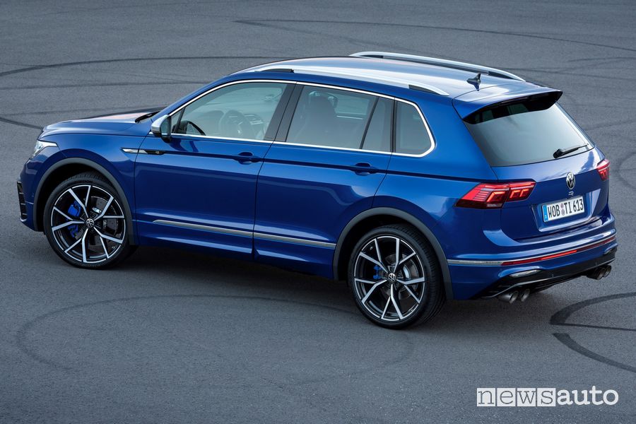 Vista laterale Volkswagen Tiguan R