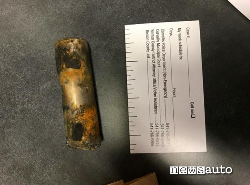 cella cilindrica pacco batteria tesla model 3 incidente