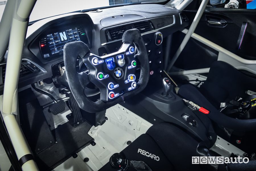 Abitacolo BMW M2 CS Racing