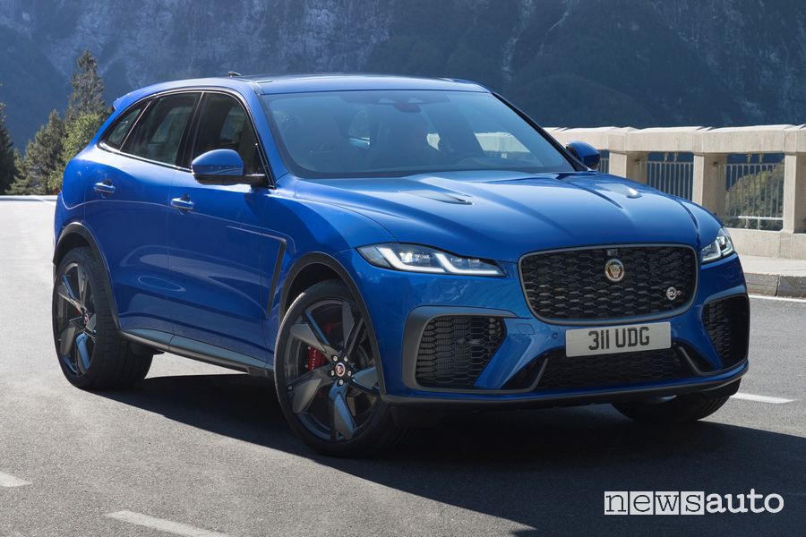 Vista di profilo Jaguar F-Pace SVR