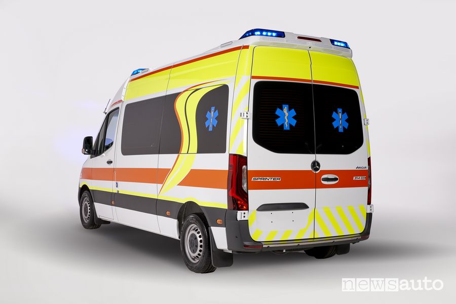Vista posteriore ambulanza Mercedes-Benz Sprinter Olmedo