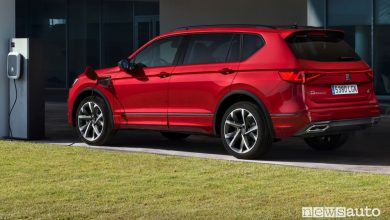 Seat Tarraco e-Hybrid in ricarica da una wallbox
