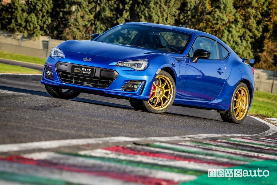 Vista di profilo Subaru BRZ Ultimate Edition