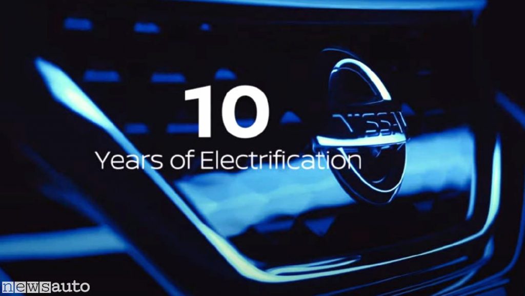 Il compleanno di Nissan Leaf, a dicembre festeggia 10 anni 