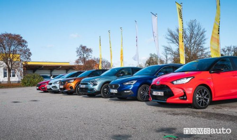 7 auto finaliste per il premio Autobest 2021: Citroen C4 , Dacia Sandero , Honda Jazz , Peugeot 2008 , Seat Leon , Skoda Octavia e Toyota Yaris