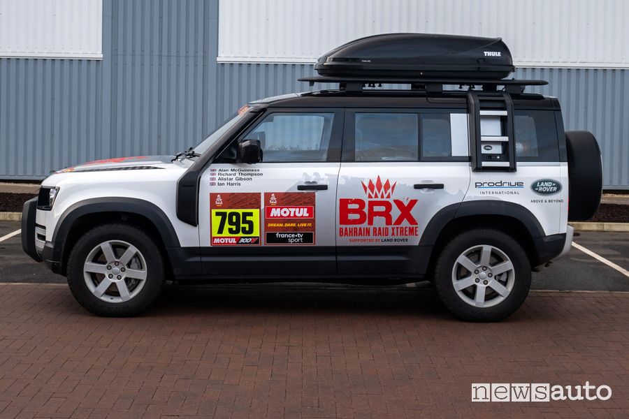Land Rover al via della Dakar 2021 con due Defender 110 mild-hybrid di supporto al team BRX