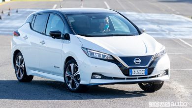 Come si guida un'auto elettrica, lezioni di scuola guida