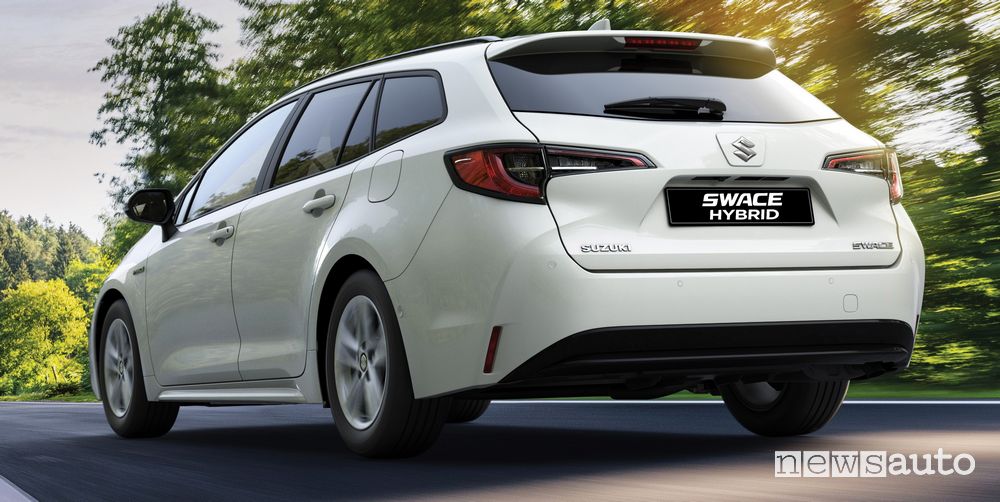 Vista posteriore Suzuki Swace Hybrid Web Edition