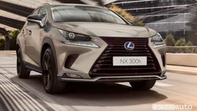 Vista anteriore Lexus NX 300h 2021