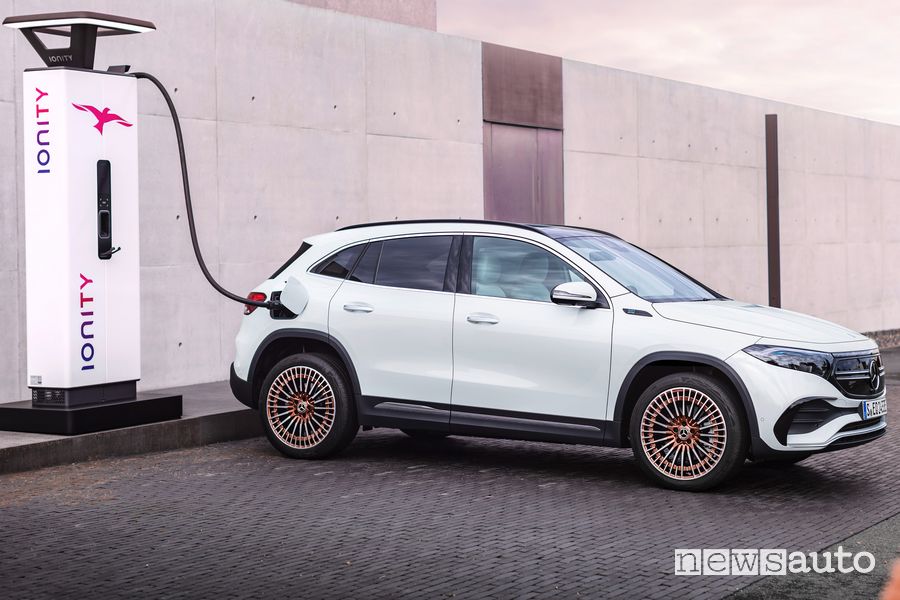 Mercedes-Benz EQA Edition 1 ricarica rapida Ionity