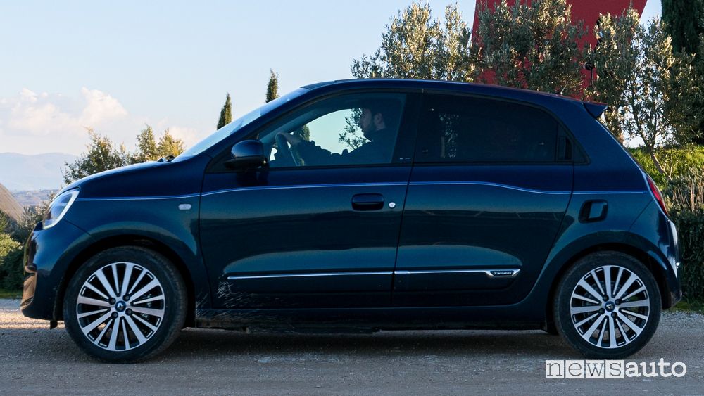 Vista laterale Renault Twingo Electric