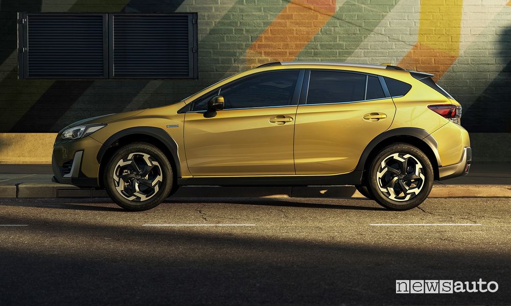 Nuova Subaru XV 2021 nella vista laterale